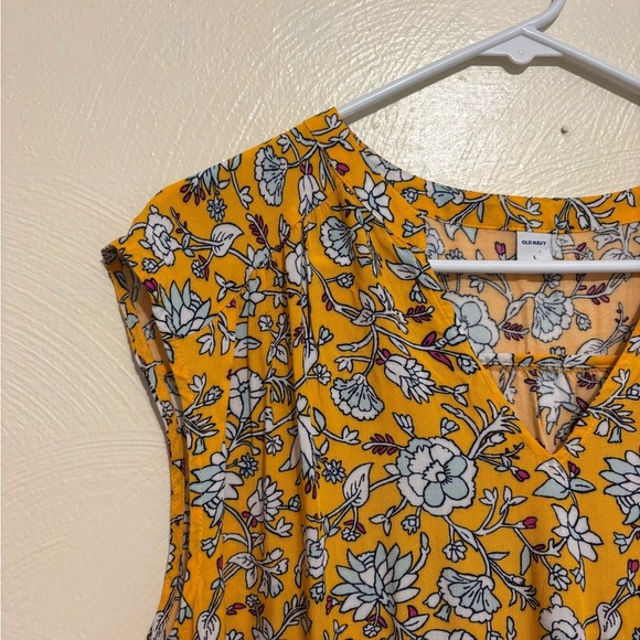 Old Navy Yellow Floral Cap Sleeve Blouse - Picture 6 of 8
